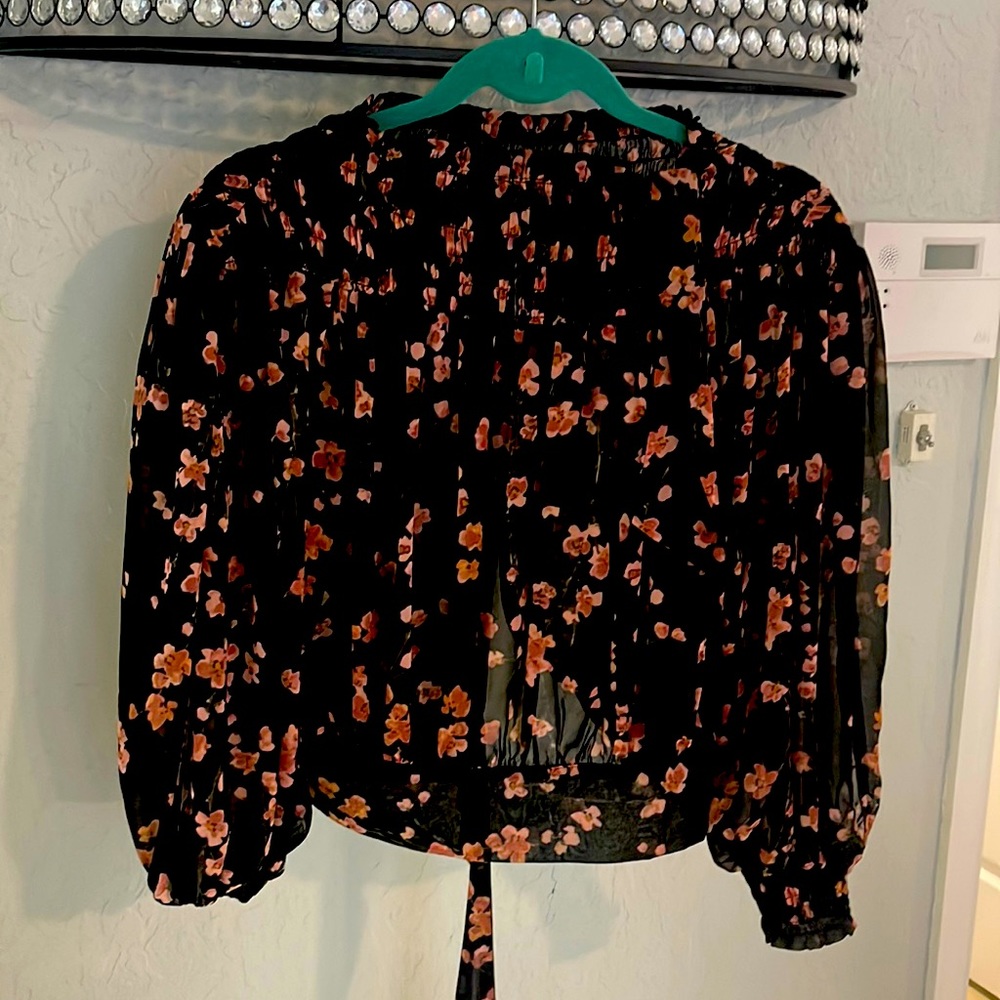 Flower-patterned top